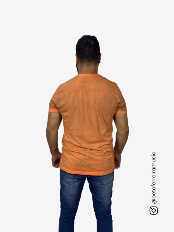 Camiseta Círculo GIG Laranja Reativo GIG Groove