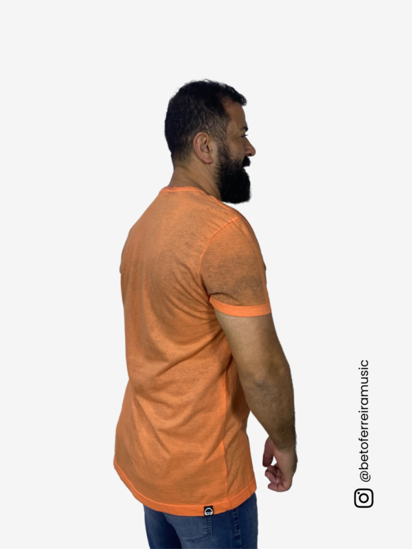 Camiseta Círculo GIG Laranja Reativo GIG Groove