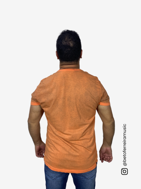 Camiseta Círculo GIG Laranja Reativo GIG Groove