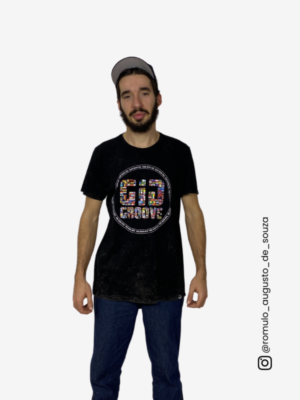 Camiseta Flags Preta Reativo GIG Groove