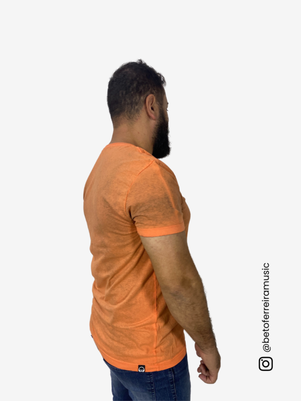 Camiseta Laranja Reativo GIG Groove