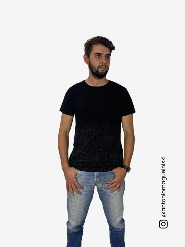 Camiseta Básica Preta Respingos GIG Groove